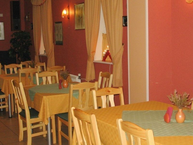 Lillekuela Hotel Reval Exterior foto